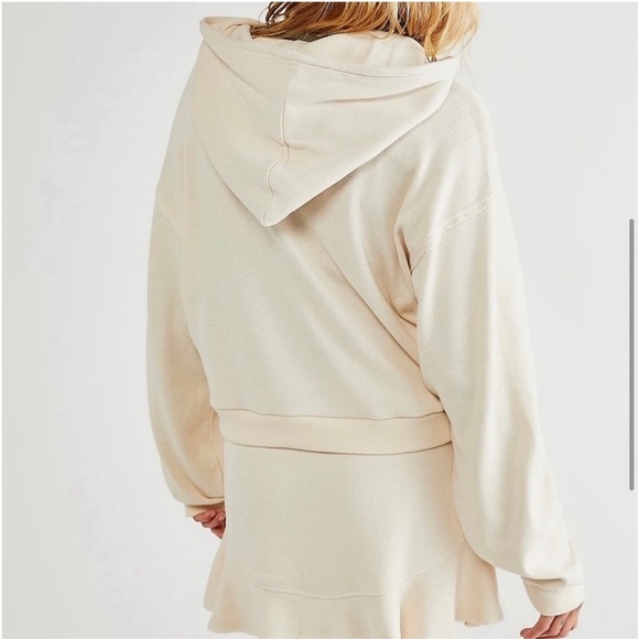 𝅺Free People Beach, two piece, cream social set - Picture 14 of 15